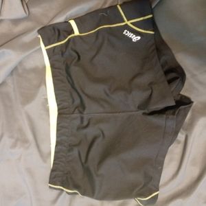 Women's Medium Asics drifit workout shorts